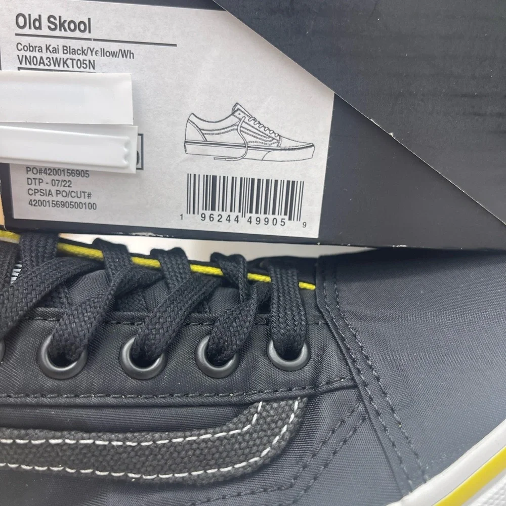 Vans WMNS Old Skool Cobra Kai Black/Yellow/White Sneakers VN0A3WKT05N